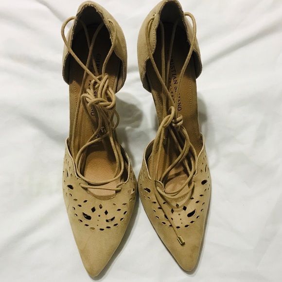 Heels - Picture 2 of 4